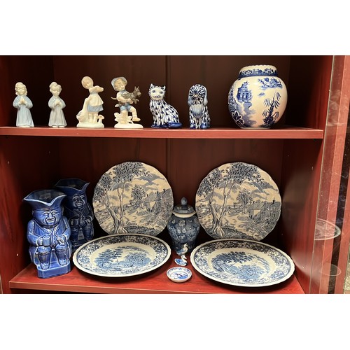 226 - COLLECTION OF MIXED BLUE AND WHITE CHINA