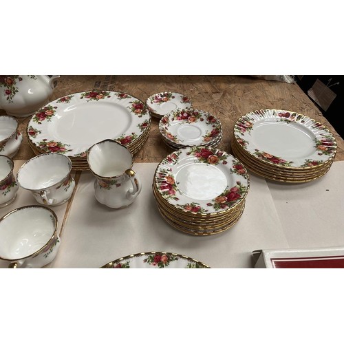 224 - 71 Pc OF ROYAL ALBERT OLD COUNTRY ROSES MIXED GRADE