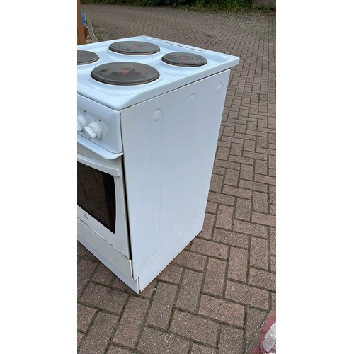 233 - WHITE ELECTRIC COOKER USED SEE ALL PICTURES DOES HAVE SOME RUSTING ON BASE