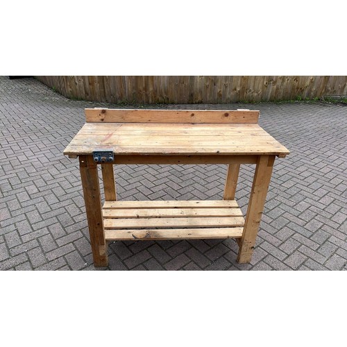 231 - PINE WORK BENCH WITH VICE