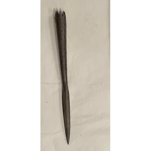 252 - metal spear head