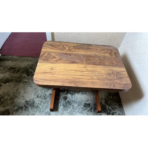 283 - COFFEE / SIDE TABLE