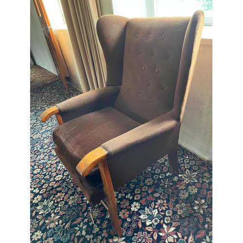 270 - VINTAGE EASY CHAIR