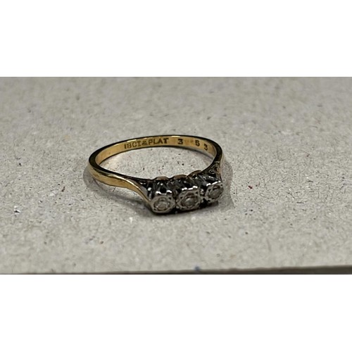 377 - 18ct & platinum TWENTIETH CENTURY DIAMOND THREE STONE RING - WEIGHT 1.89G