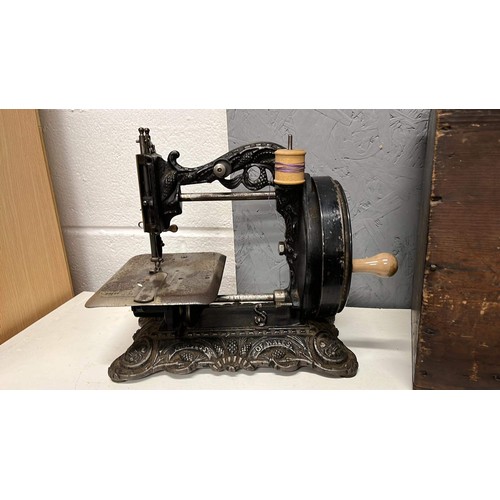 401 - PRINCESS OF WALES CAST METAL SEWING MACHINE WITH WOODEN CASE