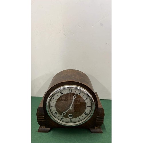 435 - OAK MANTLE CLOCK