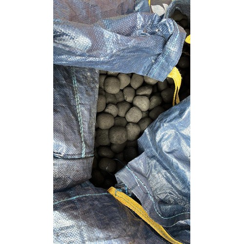 405 - 8 LARGE BAGS OF COAL ABOUT 1300 KGS