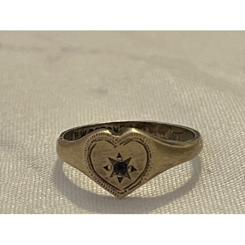 368A - 9ct gold ring - weight 1.53g