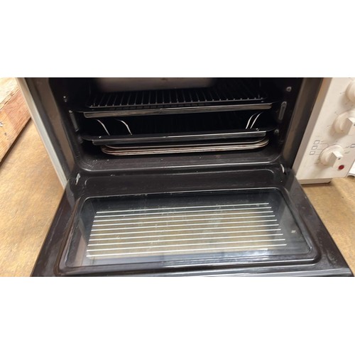 132 - two ring hob / oven by cordon bleu