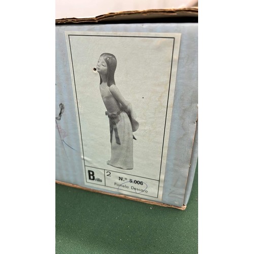 9 - LLADRO FIGURE WITH BOX NO. 5006