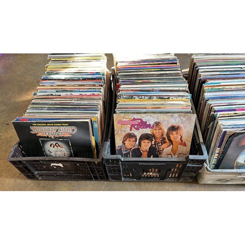 200 - LARGE QUANTITY OF MIXED ARTIST AND MUSIC LPS