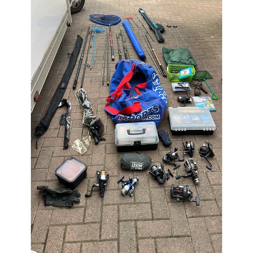 LARGE QUANTITY OF FISHING GEAR RODS AND REELS