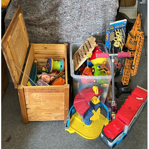 178 - PINE BOX AND QUANTITY OF USED TOYS