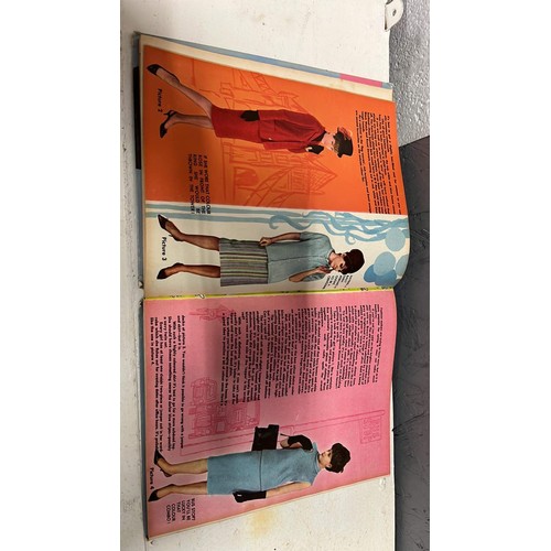 184 - vintage 1964 BOYFRIEND BOOK