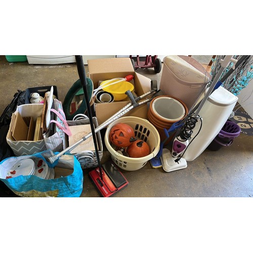 42 - Large quantity of decorative and household items