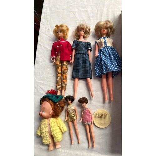 3 - SELECTION OF MIXED MAKERS OF DOLLS AND ACCESSORIES