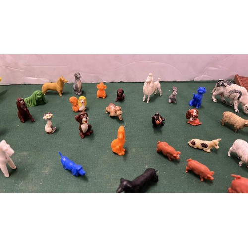 30 - MIXED PLASTIC FARM ANIMALS