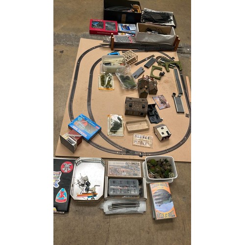 436 - mixed model train accessories