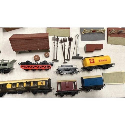 29 - 00 SCALE ROLLING STOCK