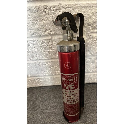 90 - VINTAGE NU-SWIFT FIRE EXTINGUISHER