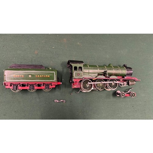 101 - MODEL STEAM TRAIN NEEDS REPAIR