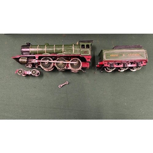 101 - MODEL STEAM TRAIN NEEDS REPAIR