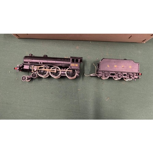 102 - MODEL STEAM TRAIN NEEDS REPAIR