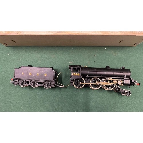 102 - MODEL STEAM TRAIN NEEDS REPAIR