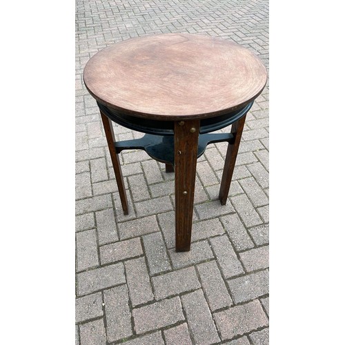 377 - PUB TABLE