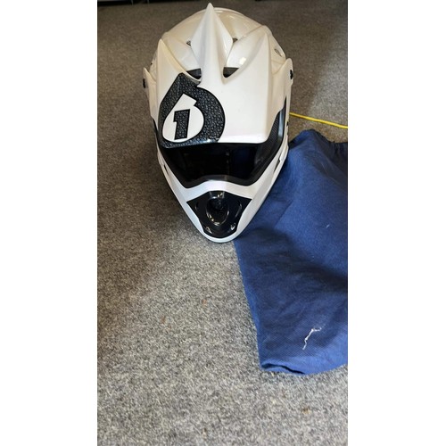 469 - MOTOR CROSS HELMET