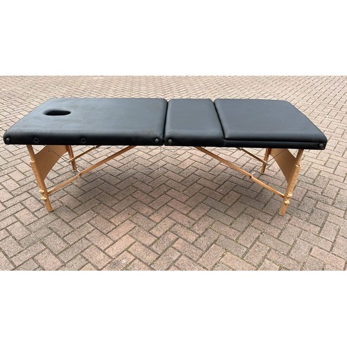 463 - PORTABLE BEAUTY TABLE