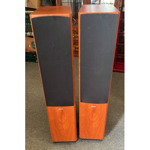 457 - PAIR OF DUNAUDIO FOCUS 220 SPEAKERS USED SEE ALL PICTURES UNTESTED