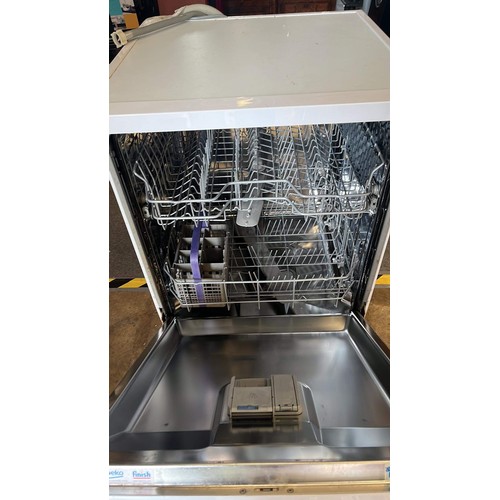 454 - BEKO DISH WASHER IN WHITE USED NEEDS KNOB