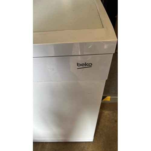 454 - BEKO DISH WASHER IN WHITE USED NEEDS KNOB