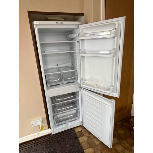 172 - INDESIT WHITE UPRIGHT FRIDGE / FREEZER