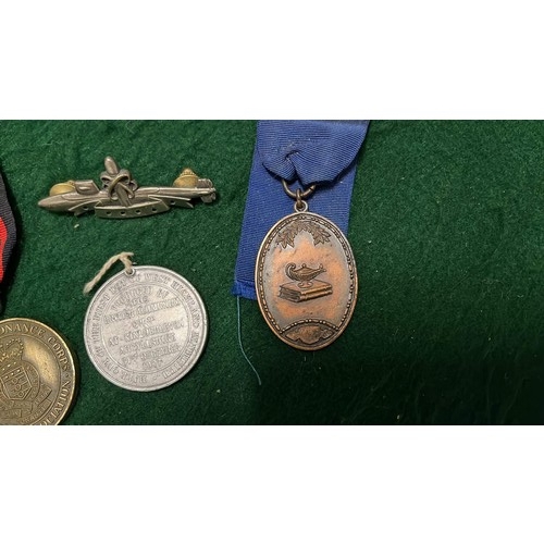 606 - ROYAL ARMY ORDNANCE MEDAL ,SUB CAP BADGE AND OTHER SEE PICTURES