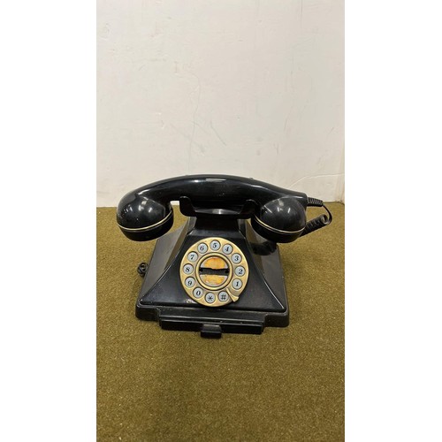 33 - OLD STYLE TELEPHONE