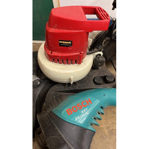 371 - BOSCH STREAMER AND GARDEN VACUUM USED