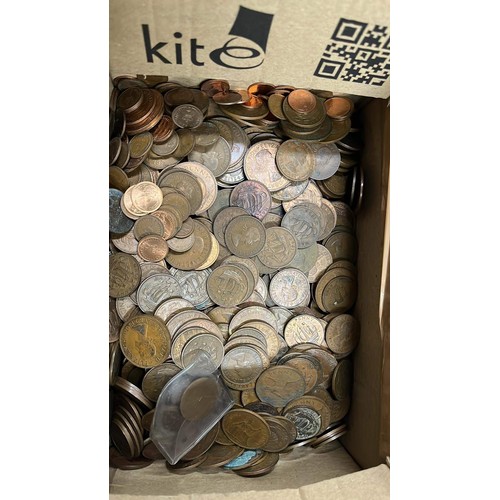 290 - BOX AND TIN OF PRE / POST DECIMAL HALF / PENNIES