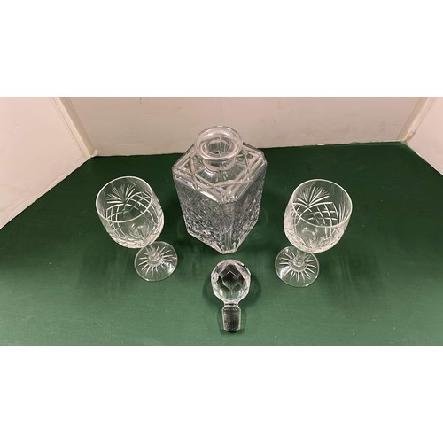 321 - SQUARE GLASS DECANTER AND GLASSES PLUS SPARE  STOPPER