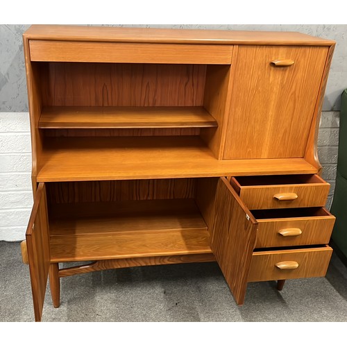 225 - MID CENTURY TEAK LOUNGE UNIT SEE ALL PICTURES FOR CONDITION