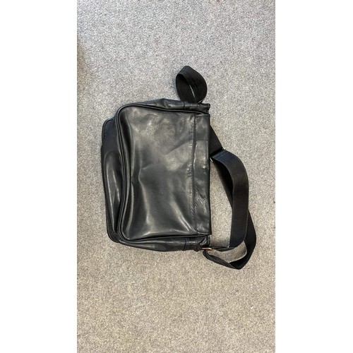 147 - VINTAGE BLACK adidas HOLDAL BAG