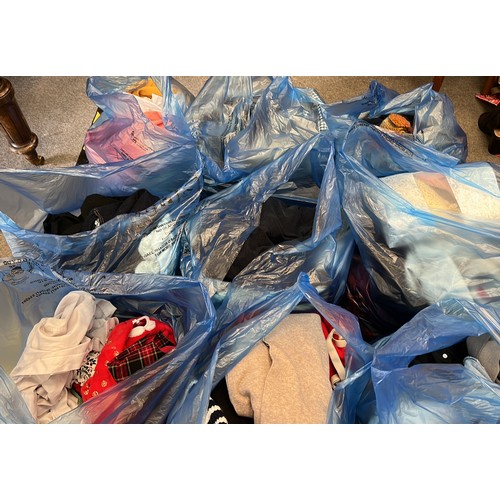 394 - 9 X BAGS OF USED MIXED GRADE ASSORTED CLOTHES