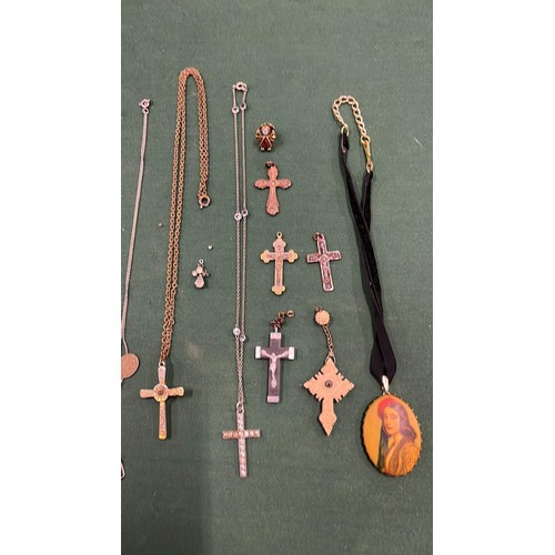 177 - MIXED RELIGIOUS WARES CROSSES AND MORE