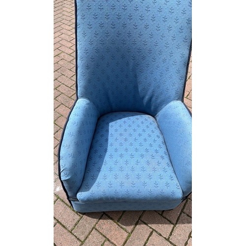 611 - BLUE FINISH RECLINING CHAIR