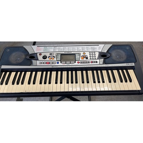 615 - YAMAHA KEY BOARD ON STAND