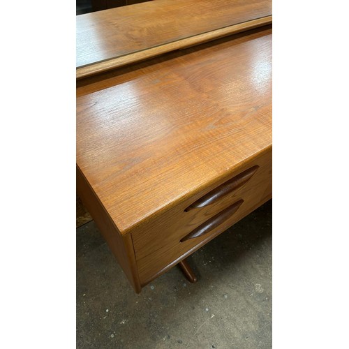 135 - RETRO TEAK DRESSING TABLE