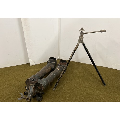 470 - MILITERY PERISCOPE HENSOLDT WETZLAR 262752 AND A CAMERA TRI PODE