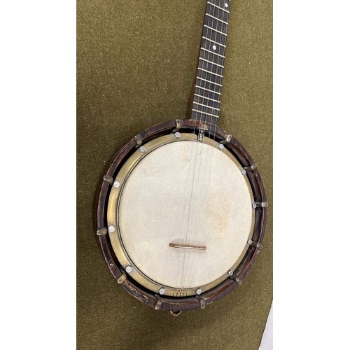 463 - VINTAGE BANJO WITH DETAILED BACK