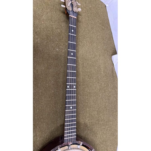 463 - VINTAGE BANJO WITH DETAILED BACK